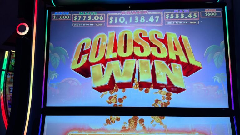 THIS SLOT MACHINE BROKE!!!!!!!!!!!!!