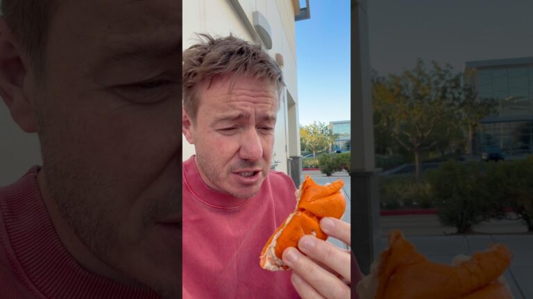 Taking a Taxi Off the Vegas Strip for a Viral Pumpkin Bagel